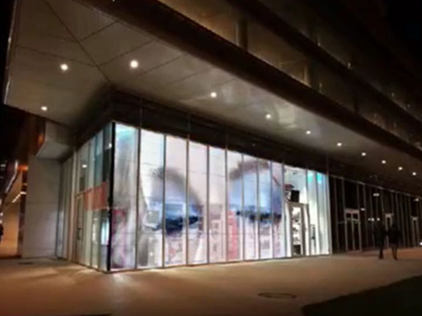 LED holographic invisible screen - visual impact in commercial window applications